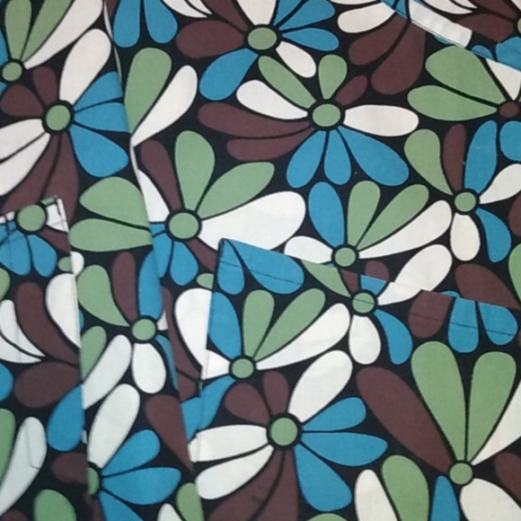 Patterned nursing uniform top - Picture 4 of 4